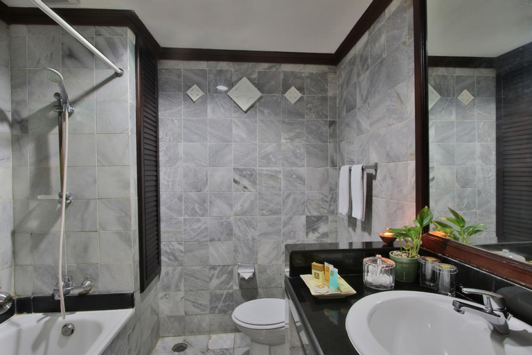 Bathroom 7