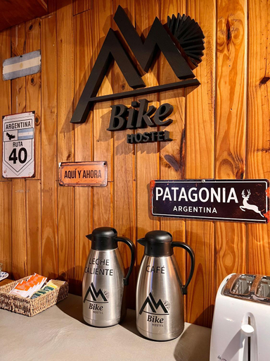 Others 3, Bike Hostel, Lacar