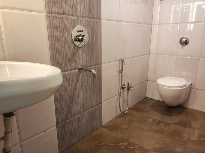 Bathroom 4, Hotel Adarsh, Aurangabad
