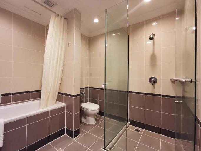 Bathroom 12