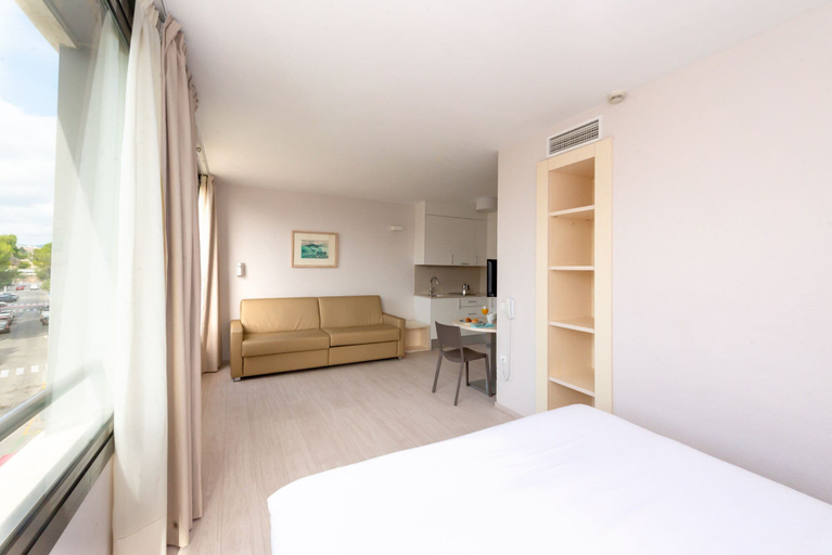Bedroom 3, Atenea Park - Suites Apartments, Barcelona