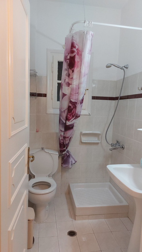 Bathroom 5, Sausan Apartments, Ionian Islands