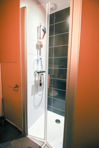 Bathroom 2, Sarlatitude, Studios & Chambres Climatises, Dordogne
