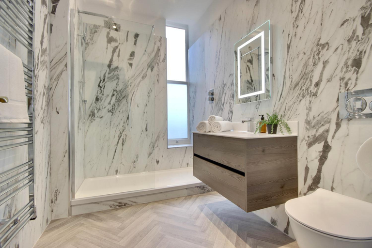 Bathroom 3, Orange Grove Hotel & Gardens, Hampshire