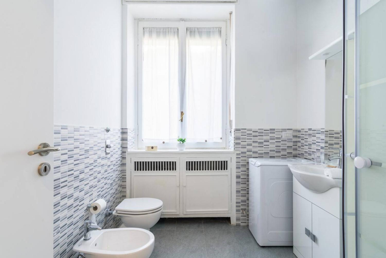 Luxury 4 bedrooms apartments Close to Duomo, Milano