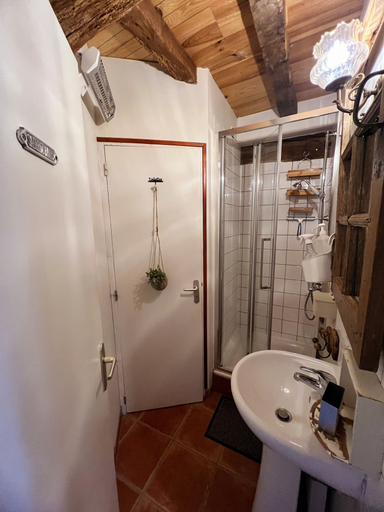 Bathroom 5, Maison d'hôtes et gîte au Manoir de la Haute Pilais, Ille-et-Vilaine
