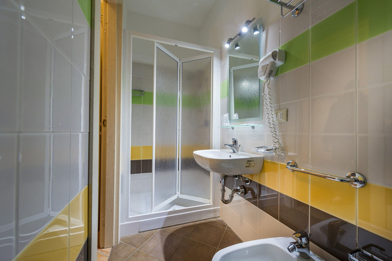 Bathroom 5, Badia Rooms & Breakfast, Trapani