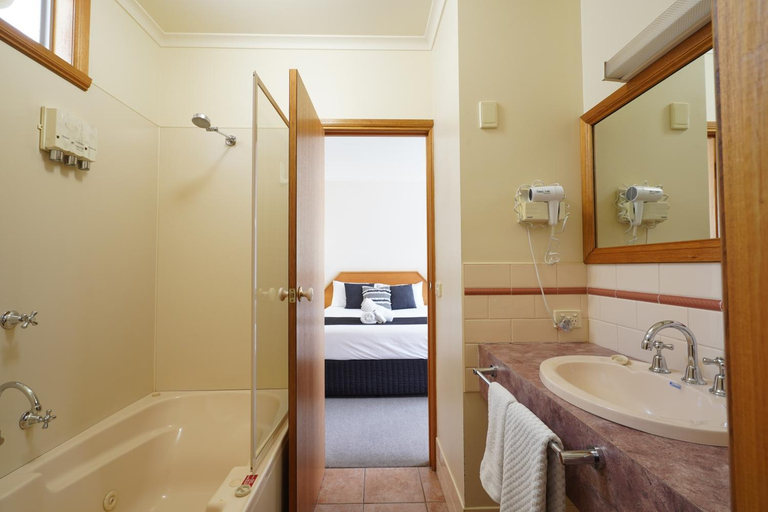 Bathroom 4, Best Westlander Motor Inn, Horsham - Central