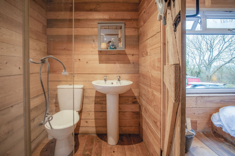 Bathroom 3, The Hygge Hut - 1 Bed - Freshwest Beach Retreat, Pembrokeshire