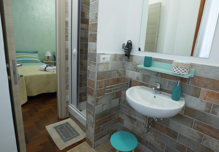 Others 4, Marlin b&b, Ascoli Piceno