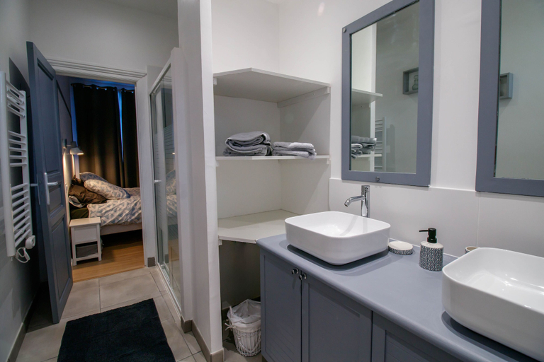 Bathroom 3, O'Bonheur de Hamma, Aude