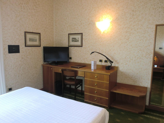 Bedroom 3, Ariston, Alessandria