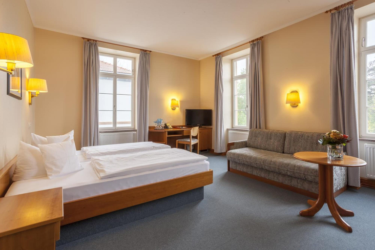 Bedroom 2, Kurhaushotel Bad Salzhausen, Wetteraukreis