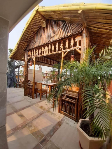 Others 5, Shri Nilayam Kutir, Varanasi