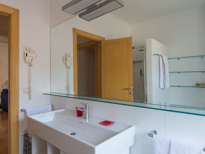 Bathroom 3, Vittoria Luxury Apartments, Rome
