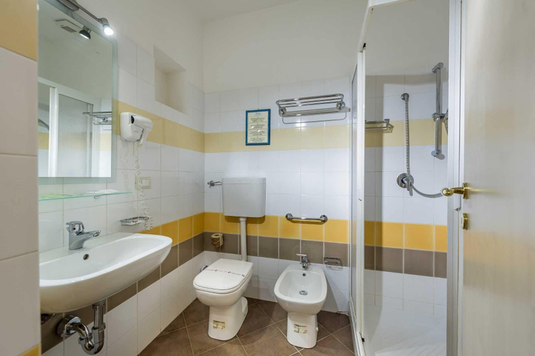 Bathroom 5, Badia Rooms & Breakfast, Trapani