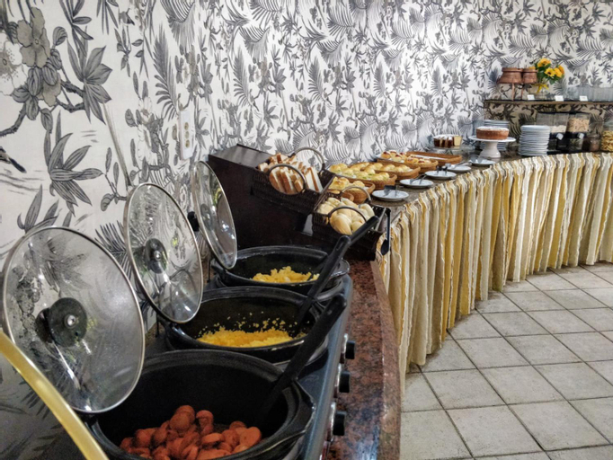 Food & Drinks 15