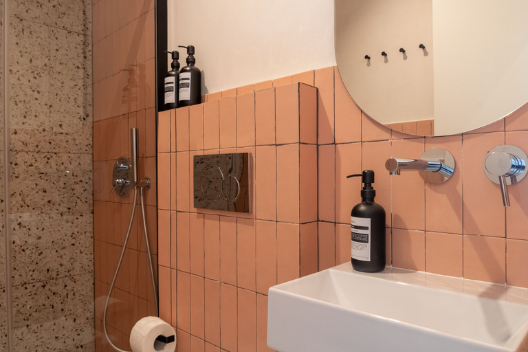 Bathroom 5, Cunabu Apartments Giolitti, Rome
