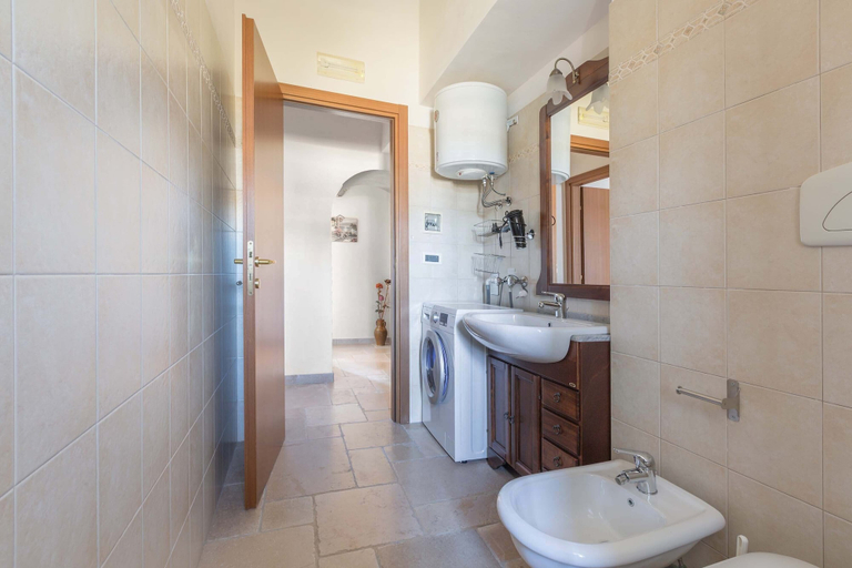 Bathroom 5, 3279 Trullo Due Coni by Barbarhouse, Brindisi
