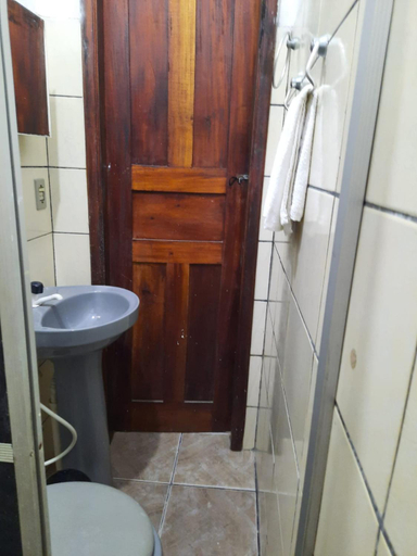 Bathroom 2, Ammonite Hostel - Itacare, Itacaré