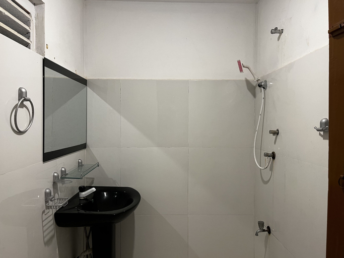 Bathroom 4, Funky Leopard Safari Lodge Bordering Yala National Park - Hostel, Katharagama