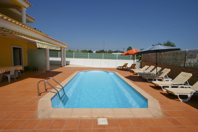 Sport & Beauty 2, Villa Vista Mar Piscina Suites, Olhão