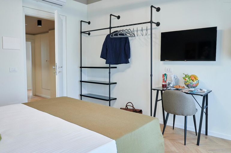 Bedroom 3, White Ribbon, Milano