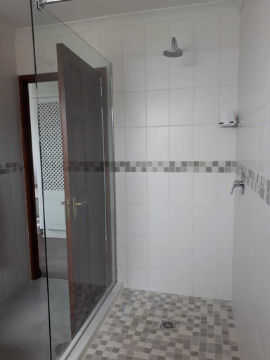 Bathroom 4, Little Rock Guest House, Eden