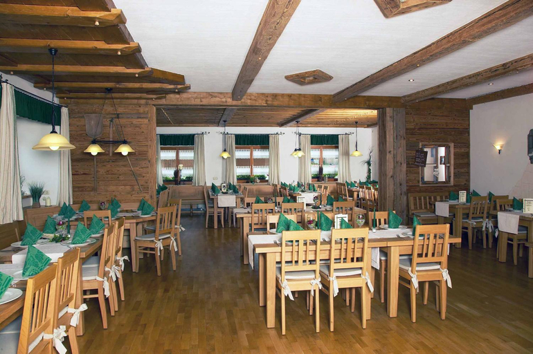 Food & Drinks 3, Gasthof Zum Wirt Ferienwohnung Hohenbogenblick, Cham