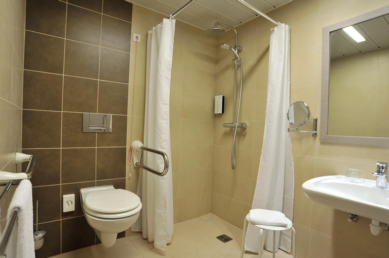 Bathroom 9