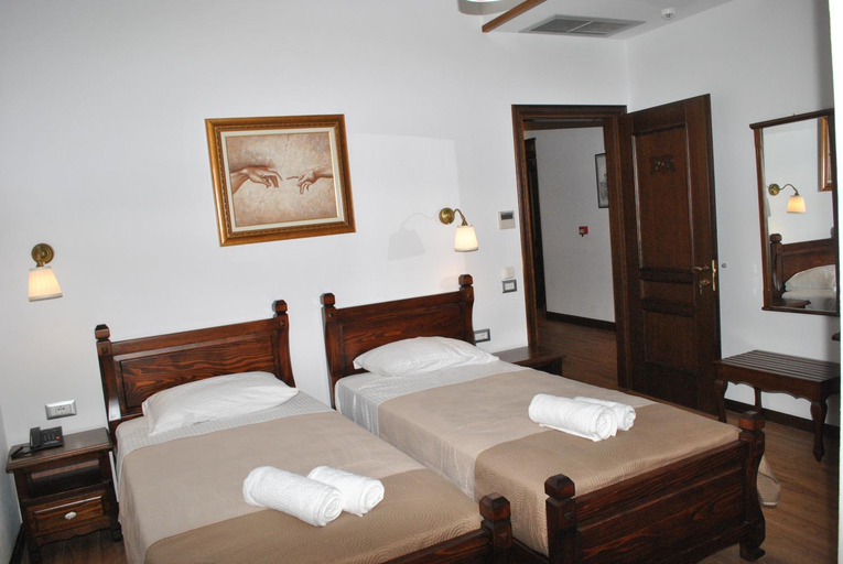 Bedroom 2, Hotel Kastro, Gjirokastrës