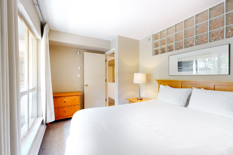 Bedroom 2, Whistler Peak Lodge, Squamish-Lillooet