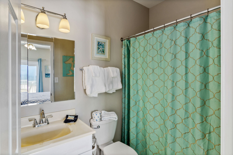 Bathroom 4, Gulf Shores Duplex B Beachfront Pool 4bd, Baldwin