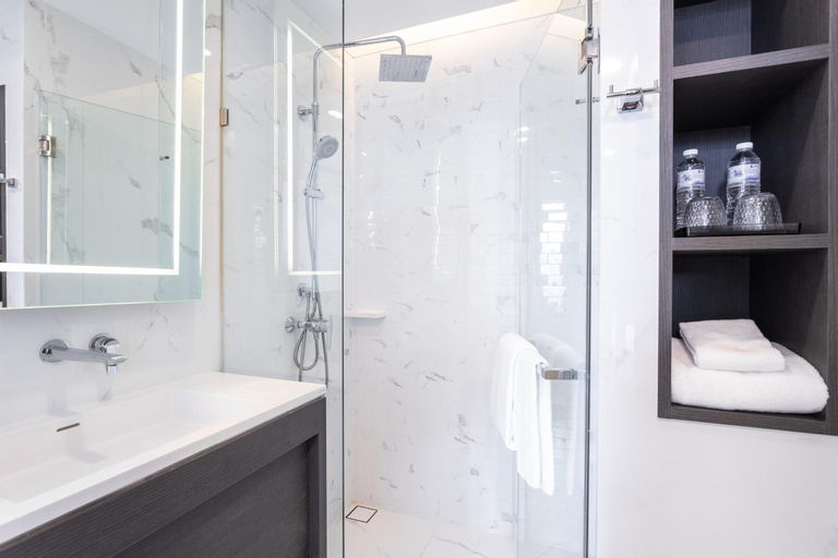 Bathroom 19