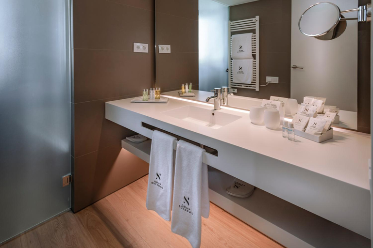Bathroom 5, Hotel Playafels, Barcelona