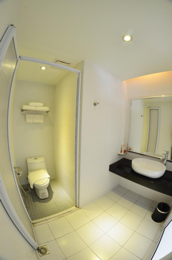Bathroom 4