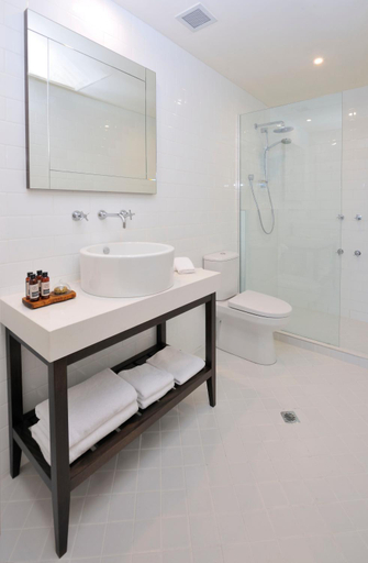 Bathroom 5, Grand Hotel Melbourne, Melbourne