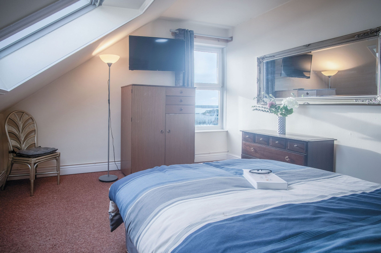 Bedroom 2, Fulke Street - 2 Bedroom Apartment - Milford Haven, Pembrokeshire