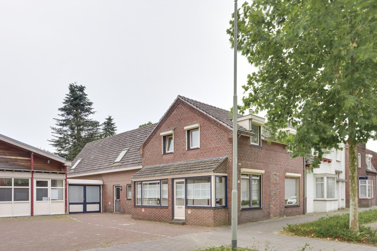 Others 2, B&BBolwerk, Venray