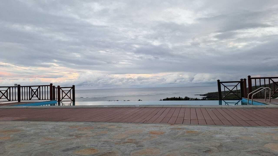 Others 5, Le Marin Rodrigues Island