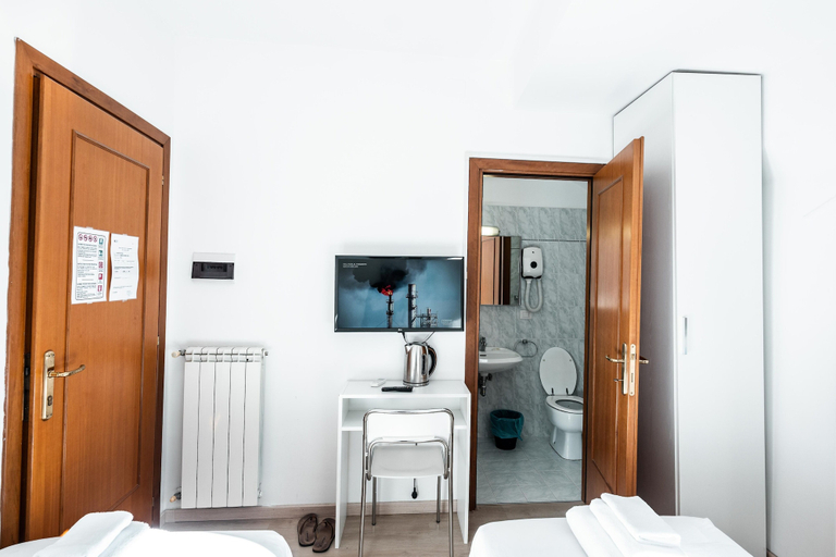 Bedroom 3, DOMUS in PANTHEON, Rome