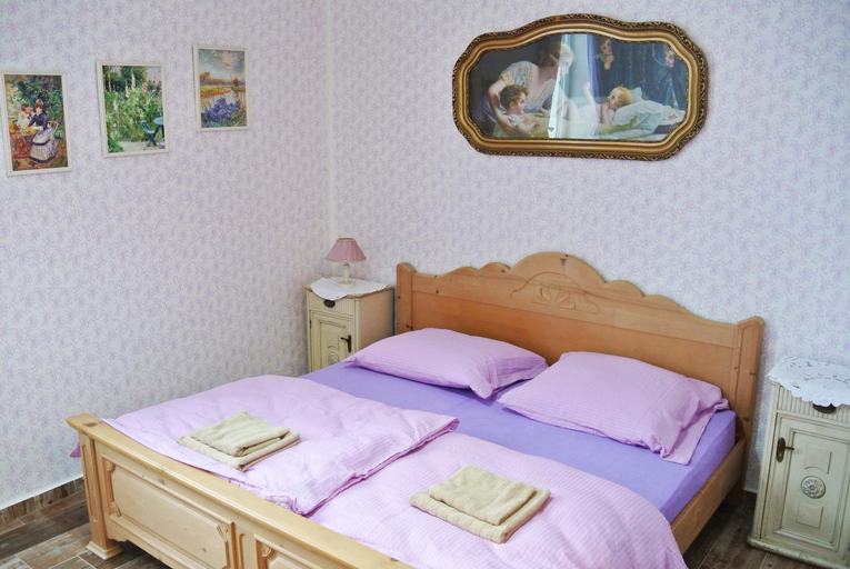 Others 5, Restaurace a penzion Ubrousku prostri se, Jindřichův Hradec
