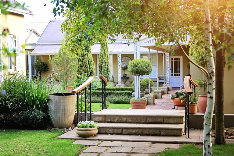 Roche House, Chris Hani