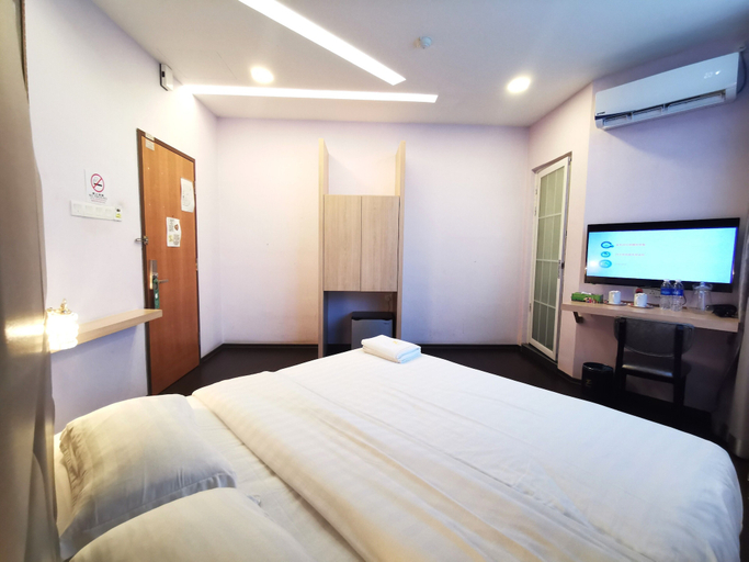 Bedroom 4, Zenz Hotel, Kulaijaya