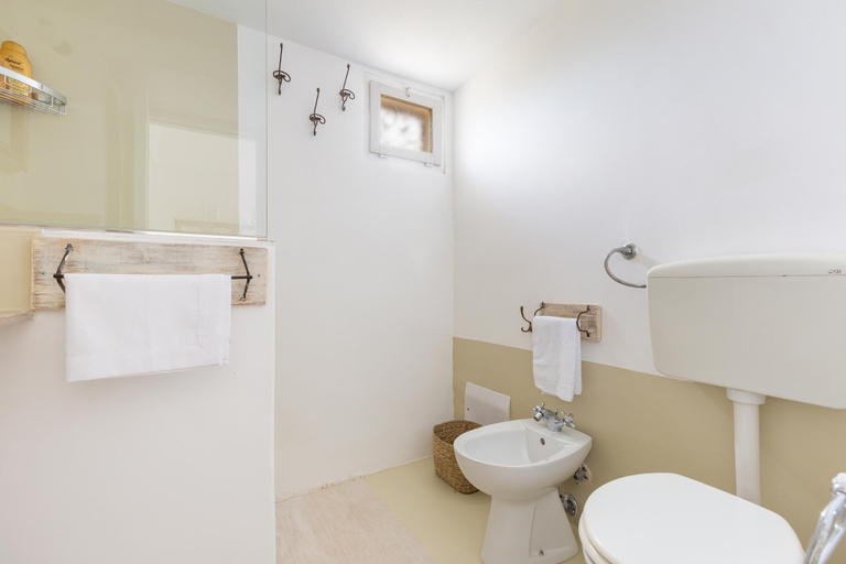 Bathroom 4, 3646 Casal 800 by Perle di Puglia, Brindisi