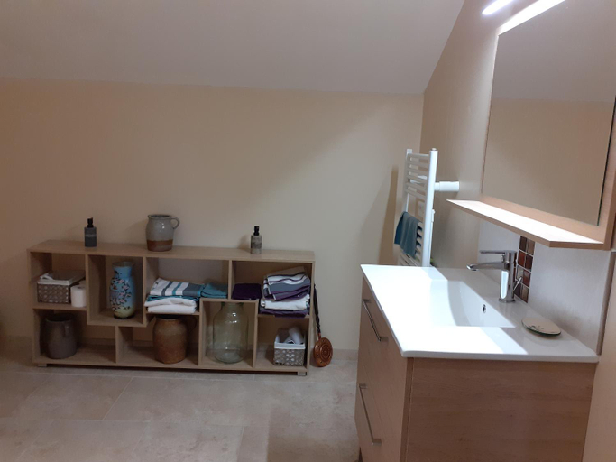 Bathroom, La Guette, Nièvre