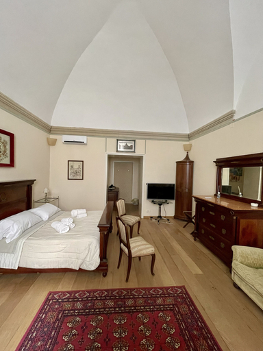 Bedroom 3, 4 balconi rooms- Dimora Arditi, Lecce