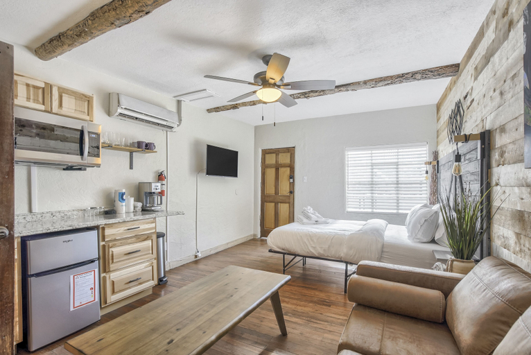 Others 5, Quest Rest - Unit 3, El Paso