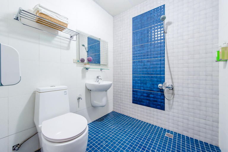 Bathroom 2, Moon Deer, Taitung