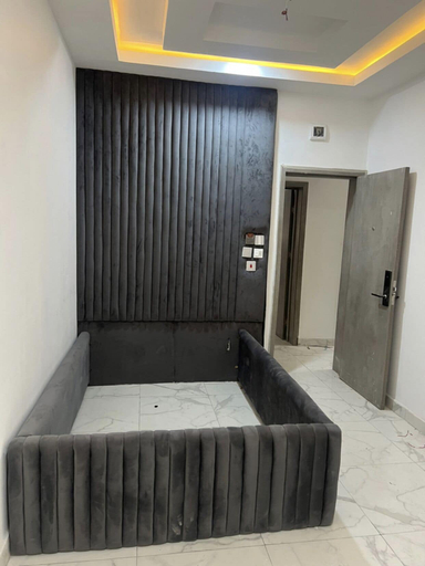 Others 4, HighX Hotels, Obio/Akp